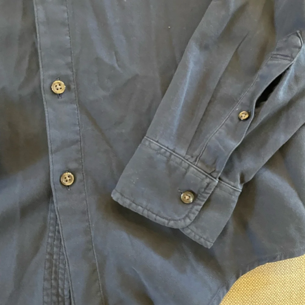 Abercrombie & Fitch Cotton Blend Solid Print Button Down Shirt in Navy Size XS - Picture 3 of 6